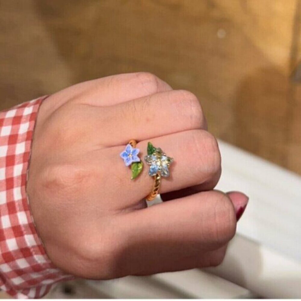 LES NEREIDES Faceted star and blue jasmine flower adjustable you and me ring - Picture 3 of 6